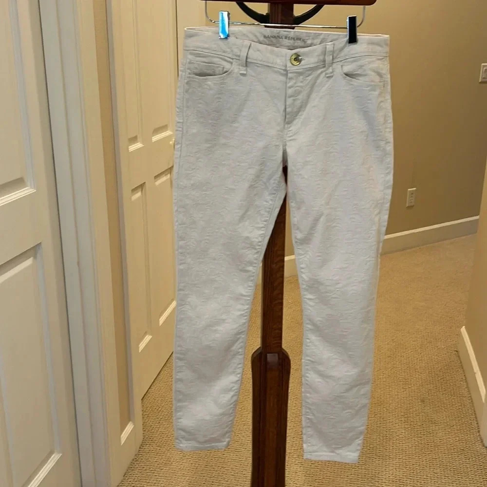 Banana Republic Skinny Jean Pattern Embossed  Size‎ 28